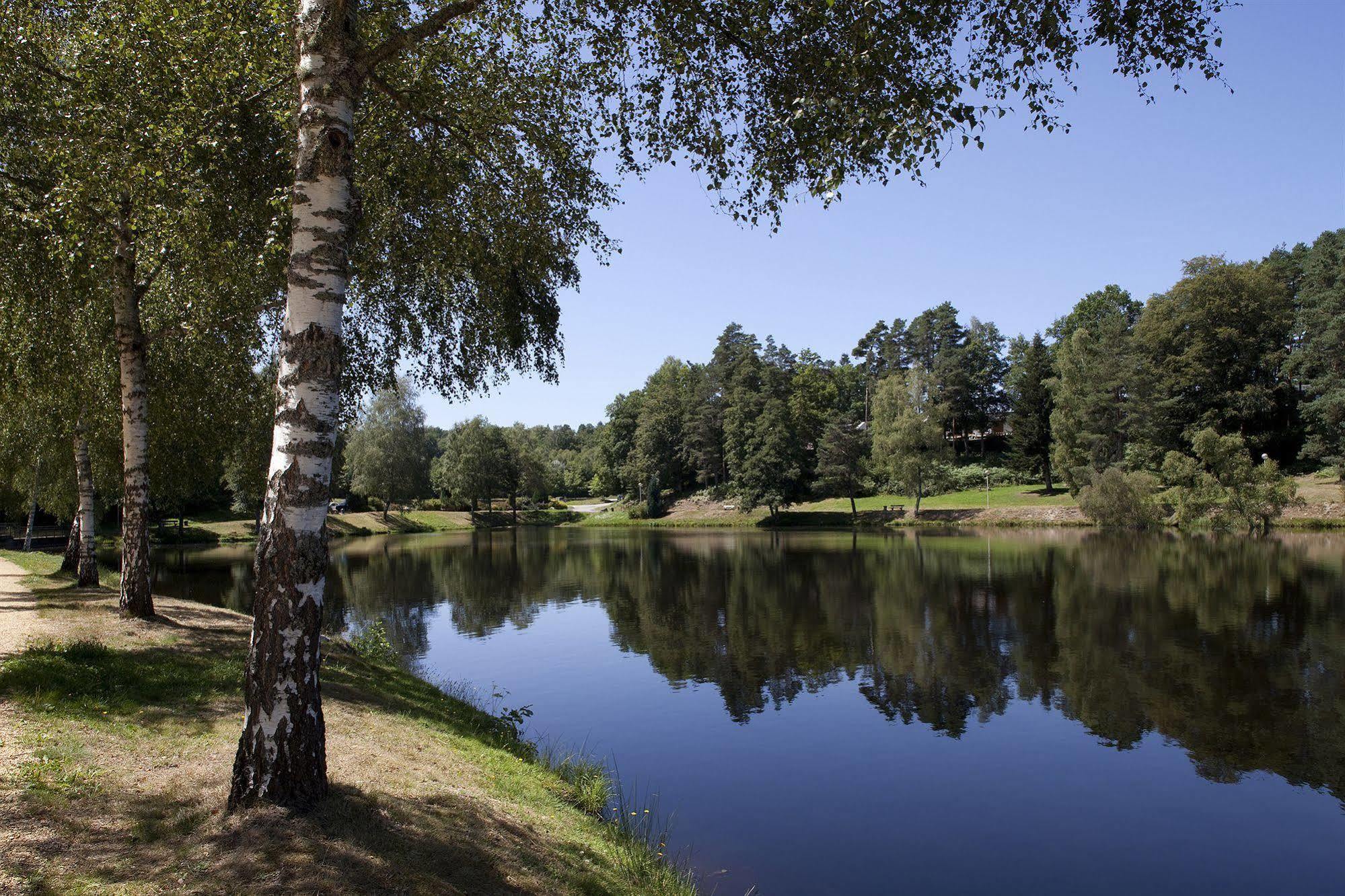 Vacanceole - Residence Le Domaine Du Bosquet Эглетон Экстерьер фото