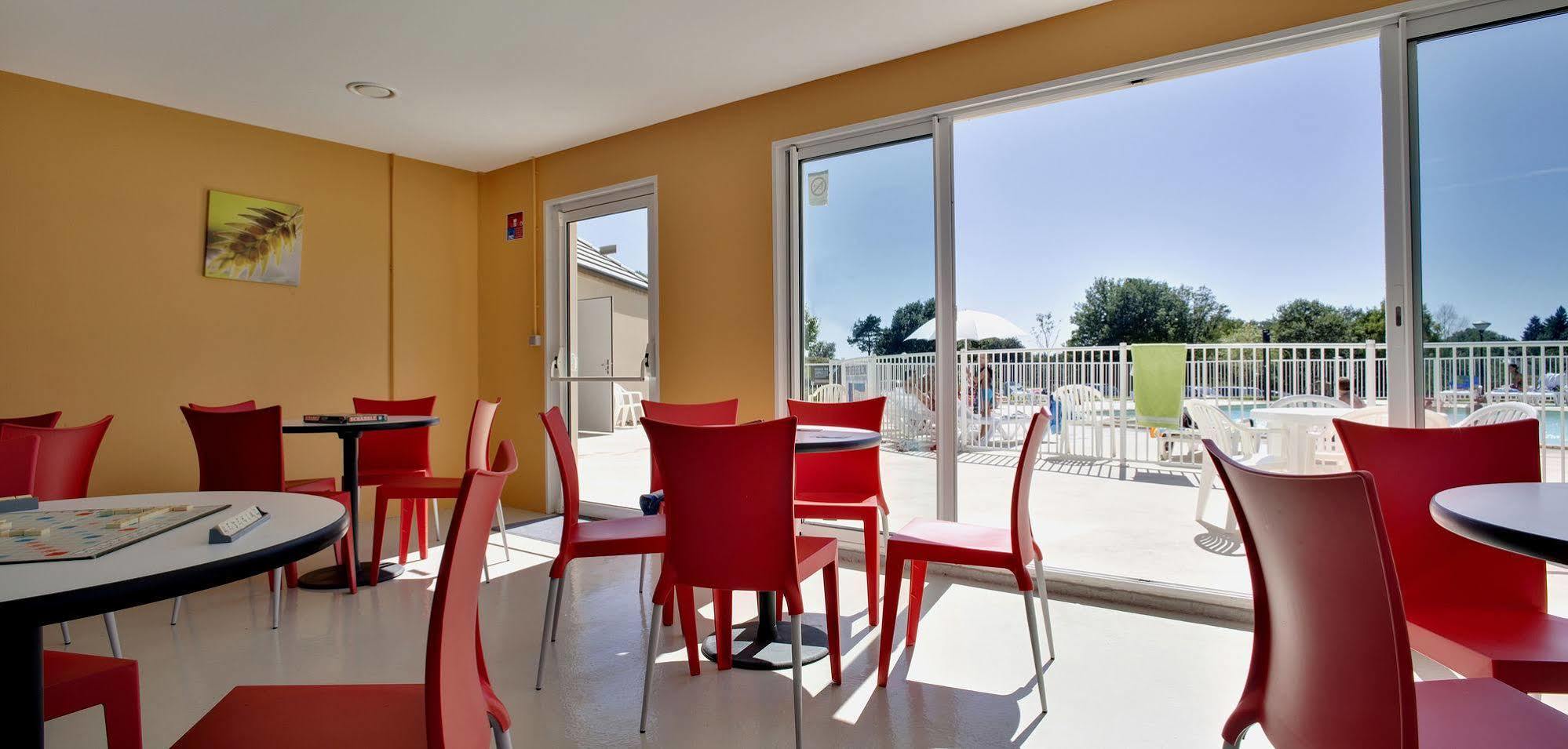 Vacanceole - Residence Le Domaine Du Bosquet Эглетон Экстерьер фото